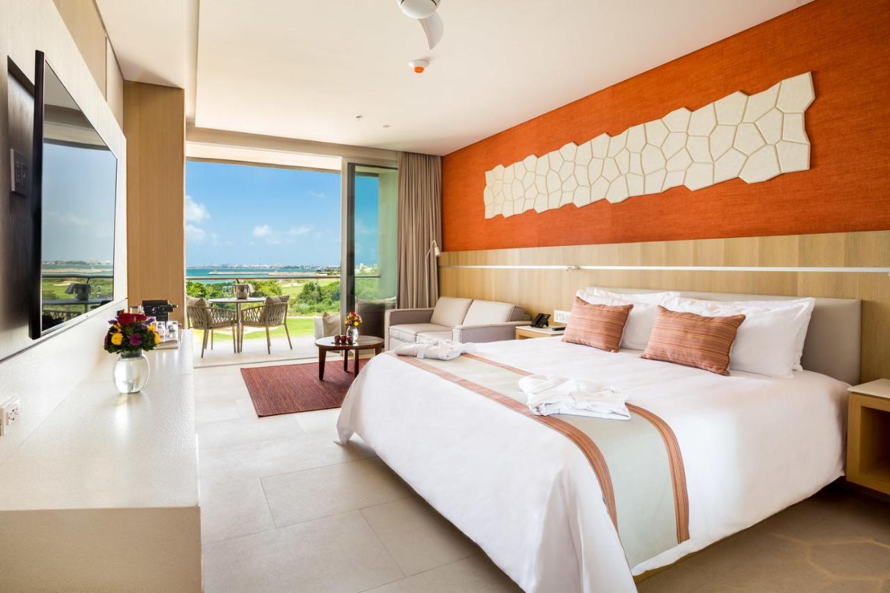 Quarto Deluxe com Cama King-size e Vista do Mar
