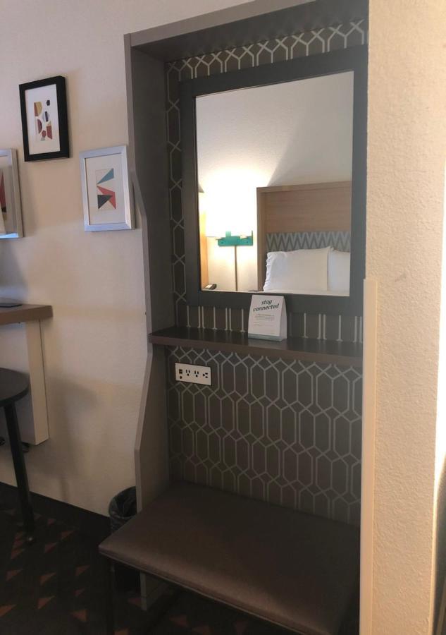 Standard King Room with Mobility Accessible Roll-In Shower