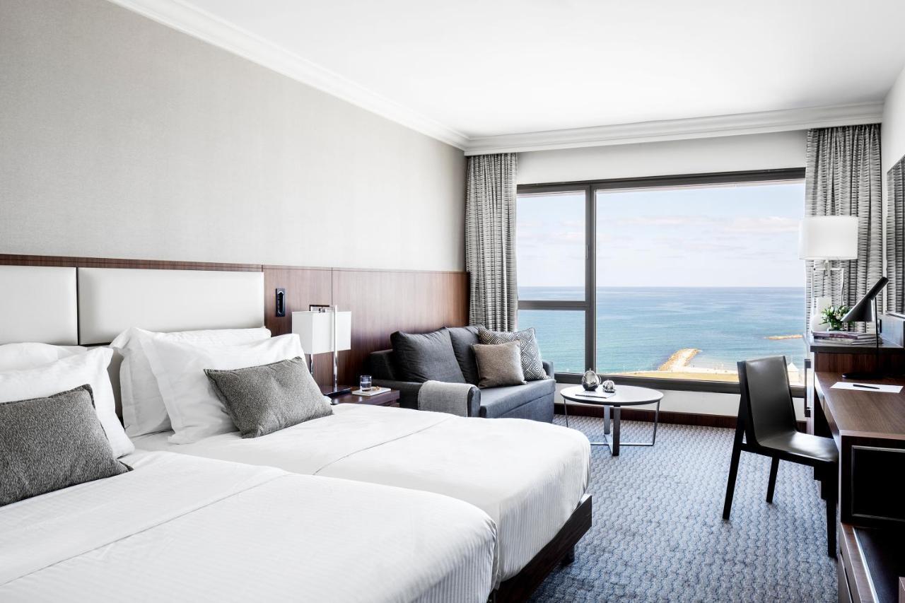 Premium Twin Room Club Lounge Access