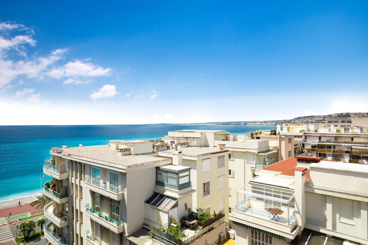 Quarto Executivo no Último Andar com 2 Camas de Solteiro e Vista da Cidade