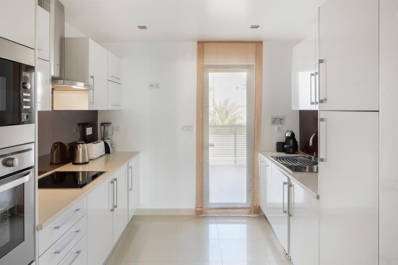 Standard Three-Bedroom Apartment Balcony,1012285999:JPEG