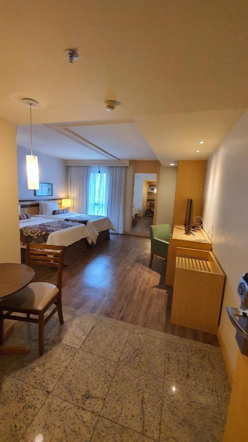 Quarto Super Luxo com 2 Camas de Solteiro