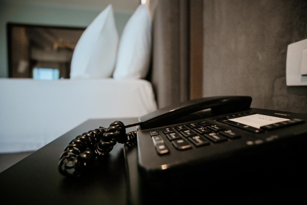 Deluxe King Suite