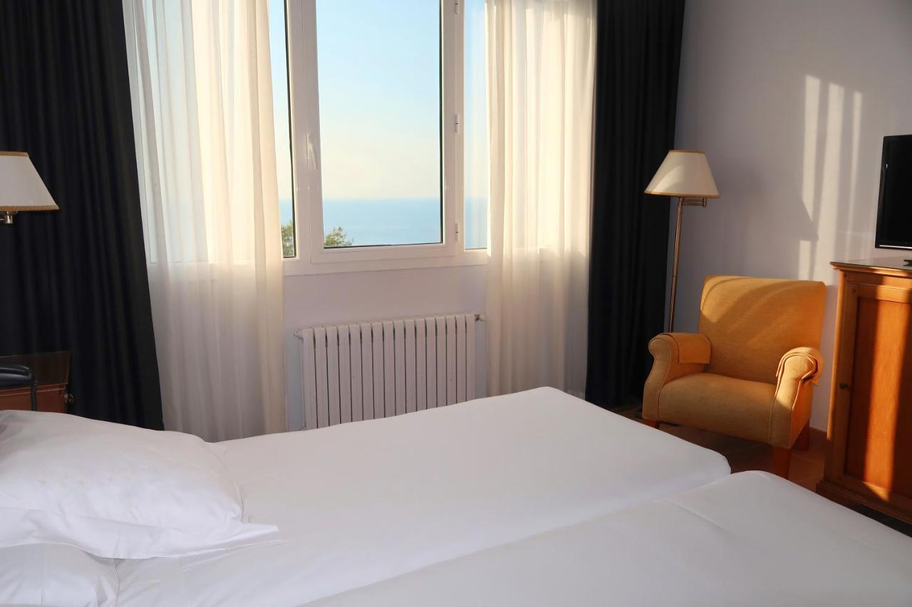Double or Twin Room Sea View