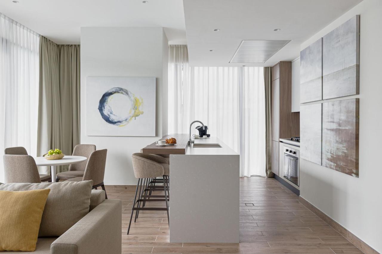Two-Bedroom Suite Balcony,1020304201:JPEG