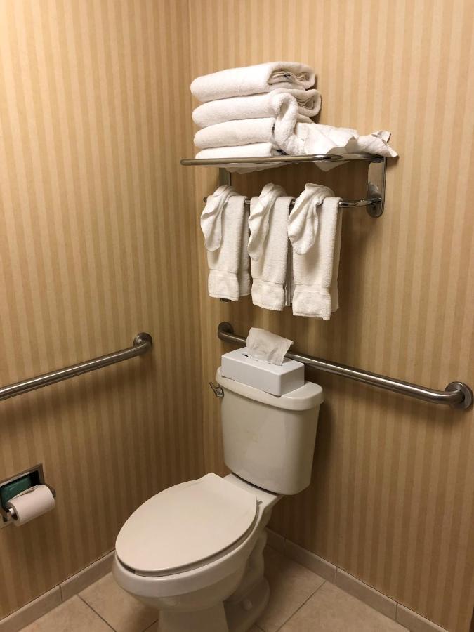 Grande Chambre Double Accessible aux Personnes à Mobilité Réduite - Vue sur Lac