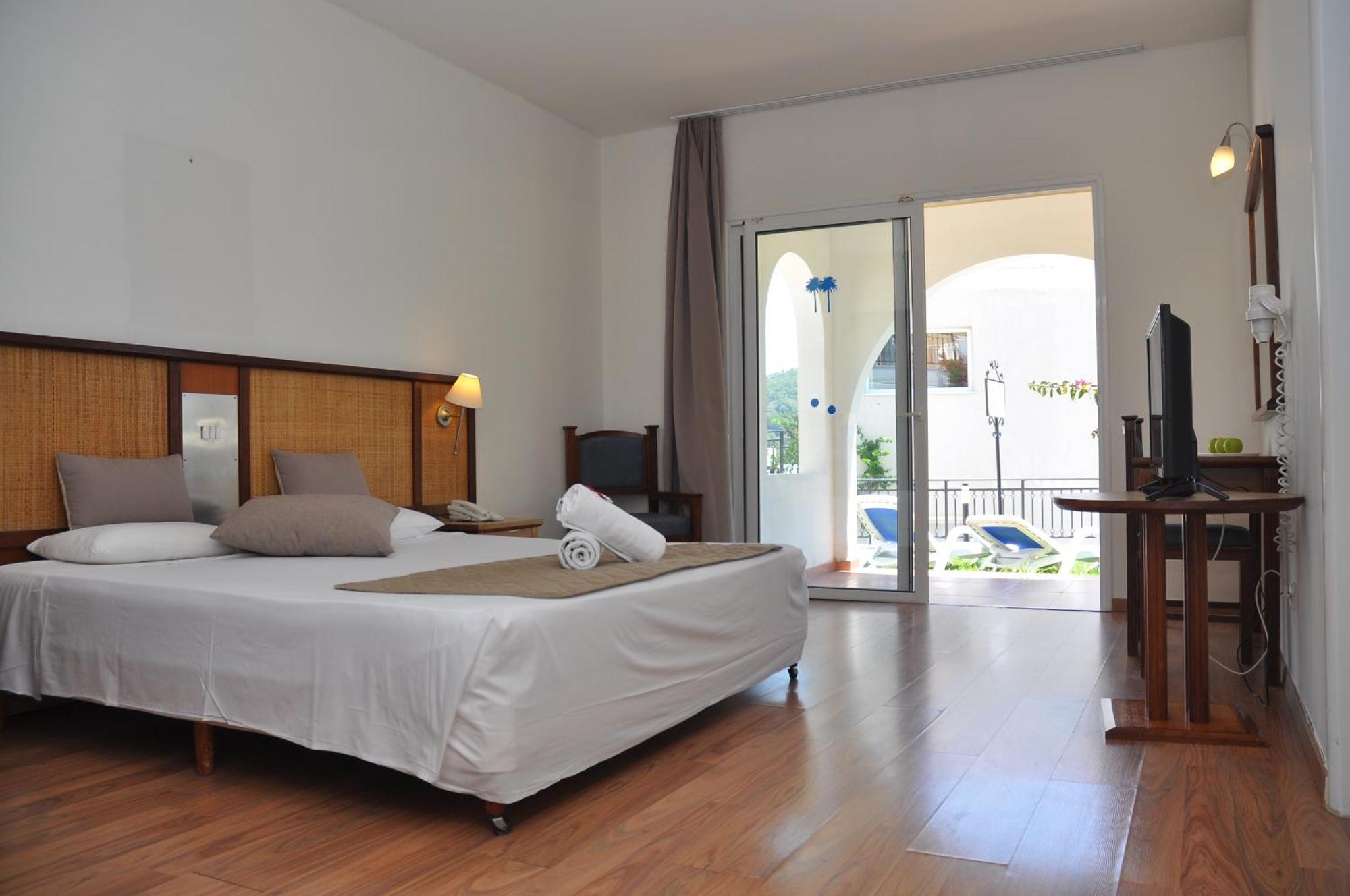 Double or Twin Room Garden View Pool View