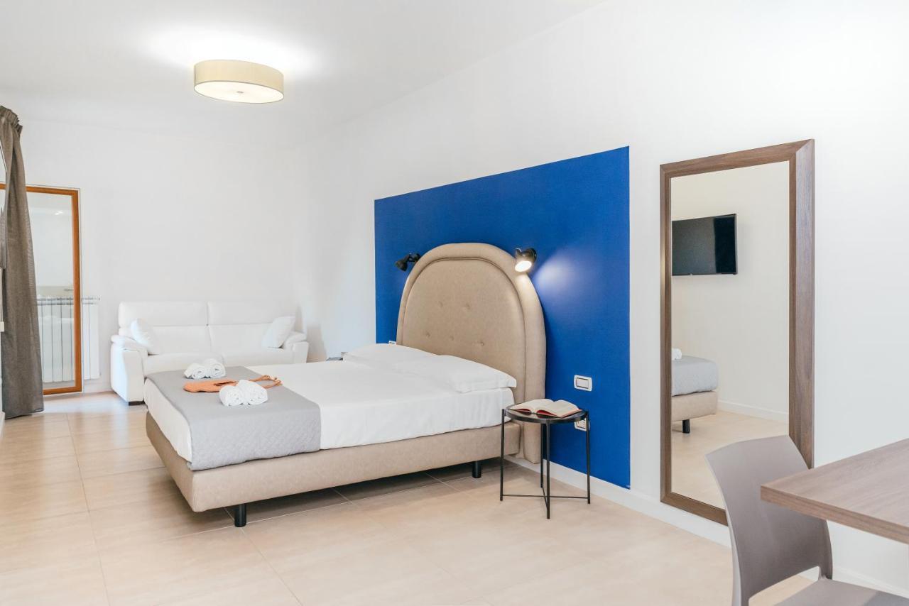 Standard King Room with Mobility Accessible Tub