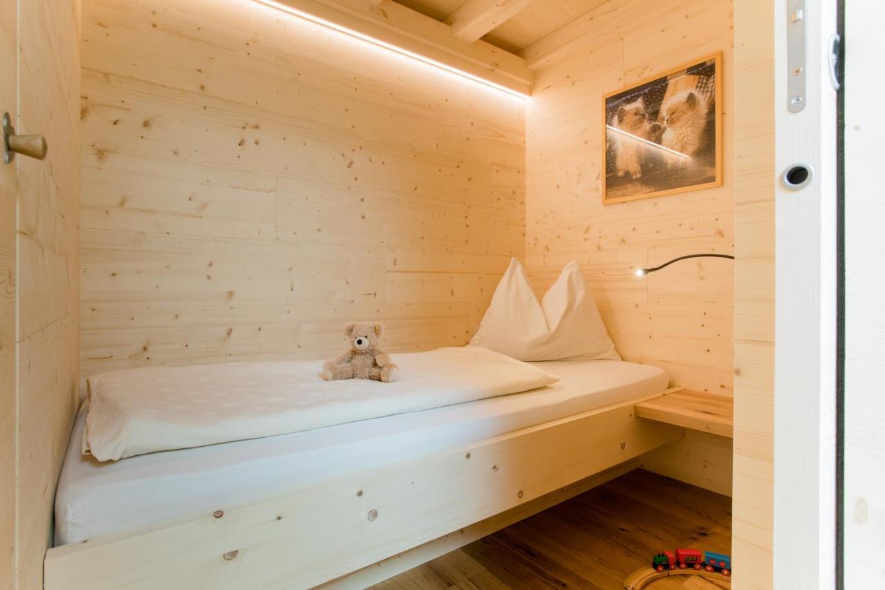 Suite,1040246323:JPEG