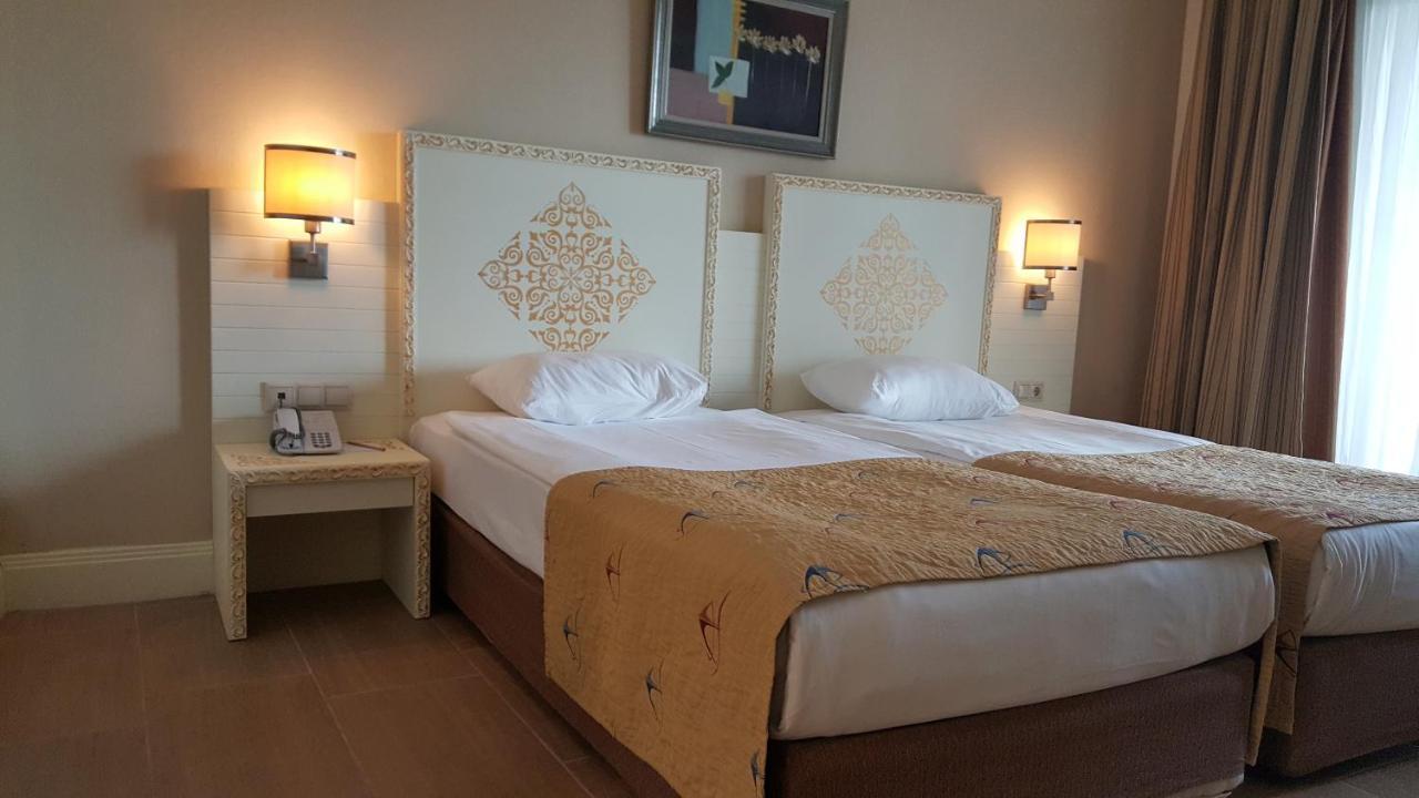 Standard Double or Twin Room,1040766763:JPEG