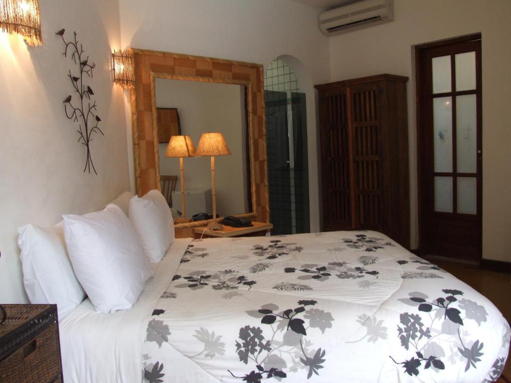Quarto com Cama de Casal ou 2 de Solteiro