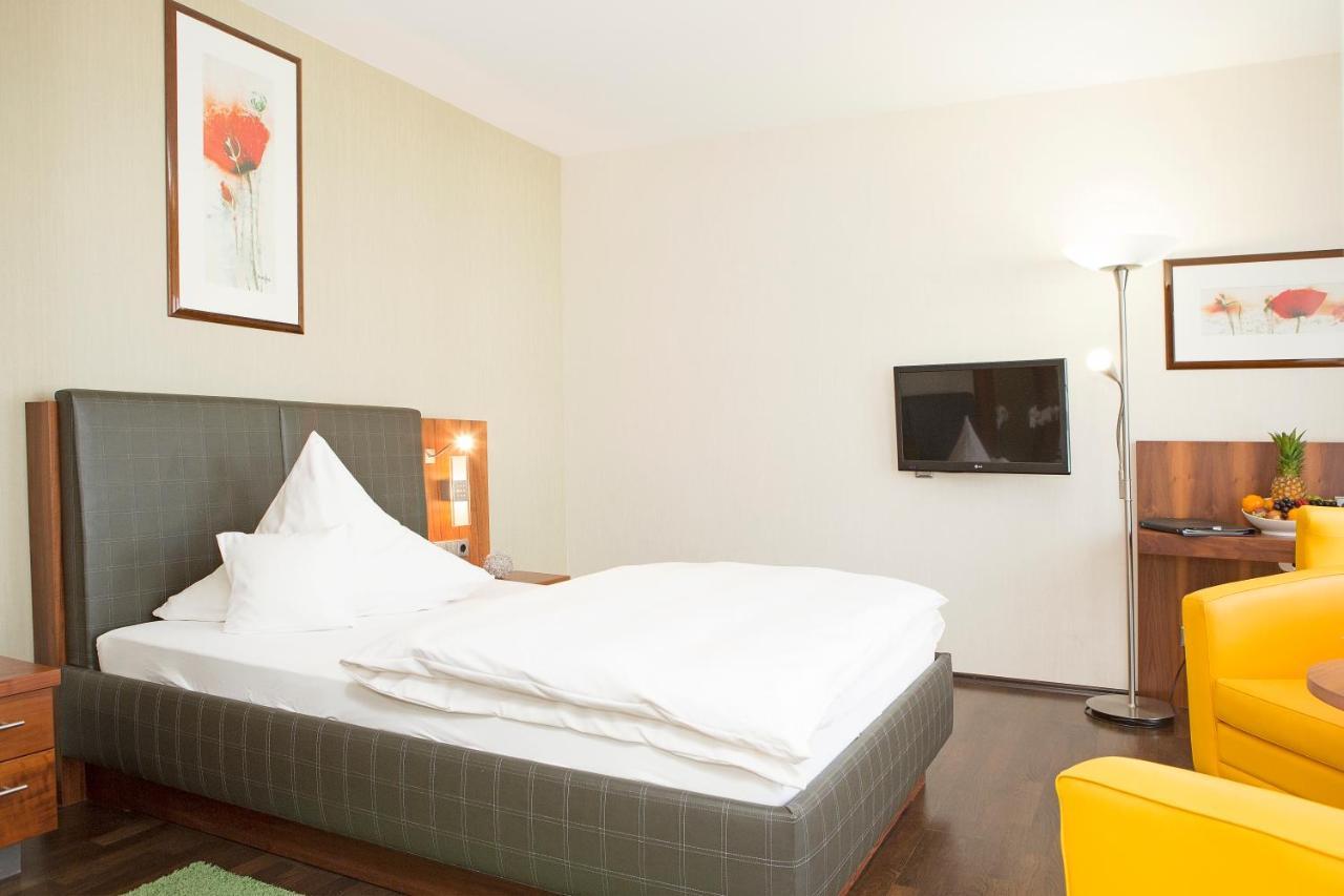 Single Room,1071398326:JPEG