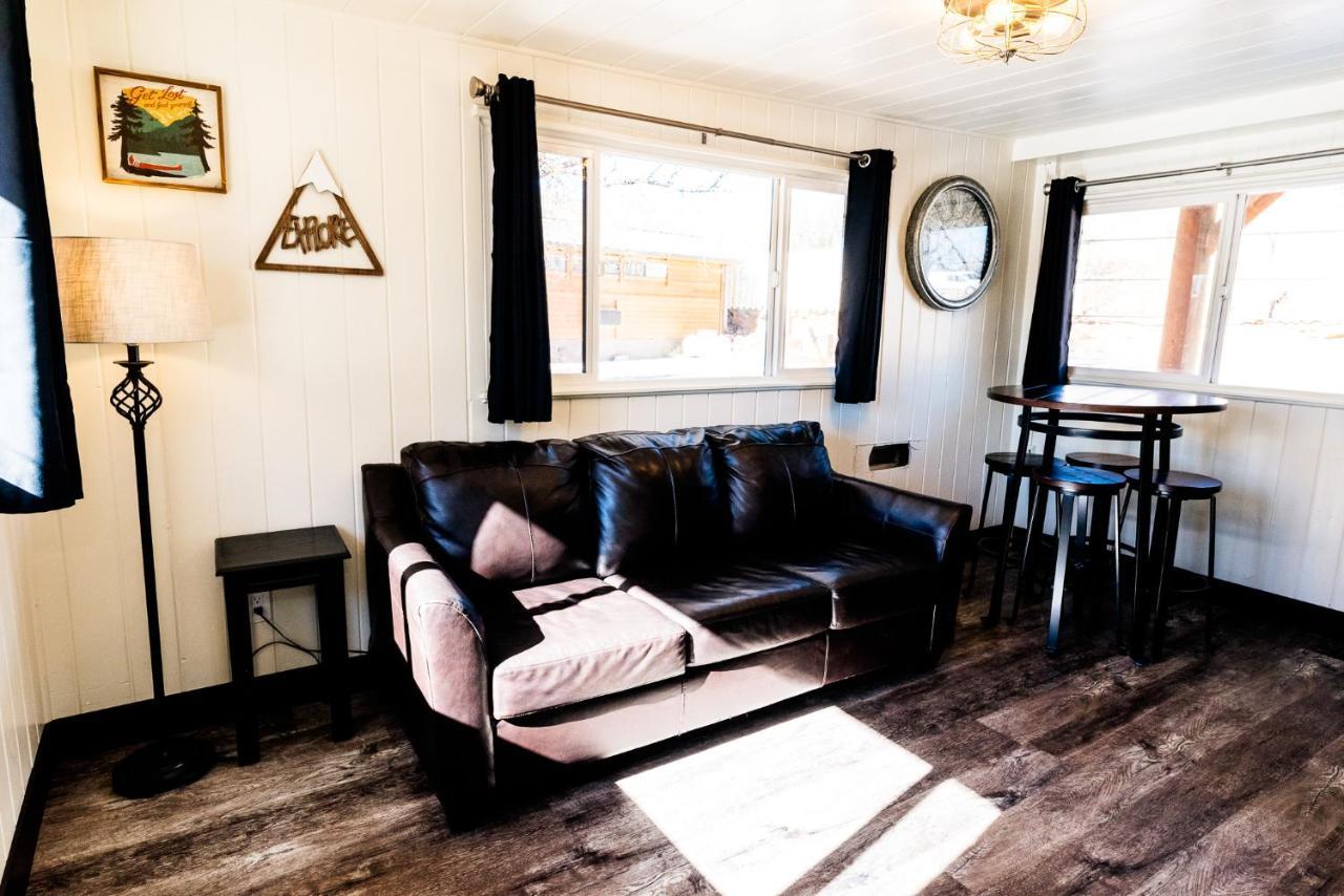 Studio (4 Adults)