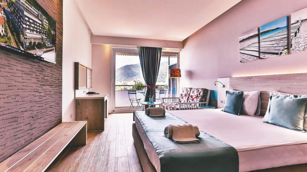 Chambre Double ou Lits Jumeaux - Vue Partielle sur Mer