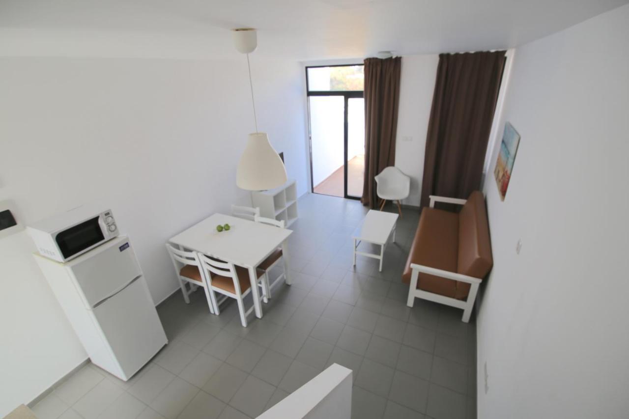 Deluxe One-Bedroom Apartment Terrace Pool View Split Level
