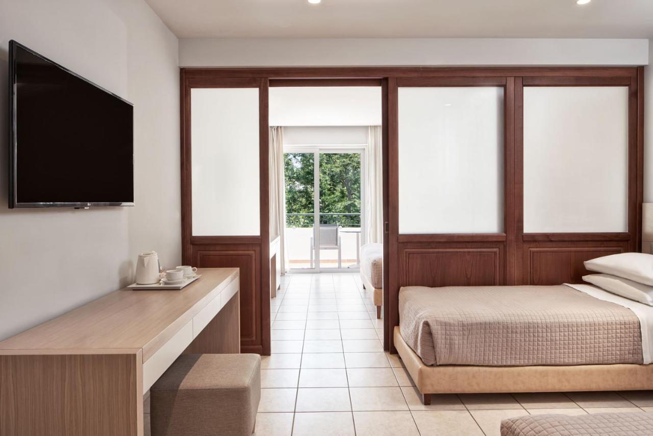 Family Room Inland View