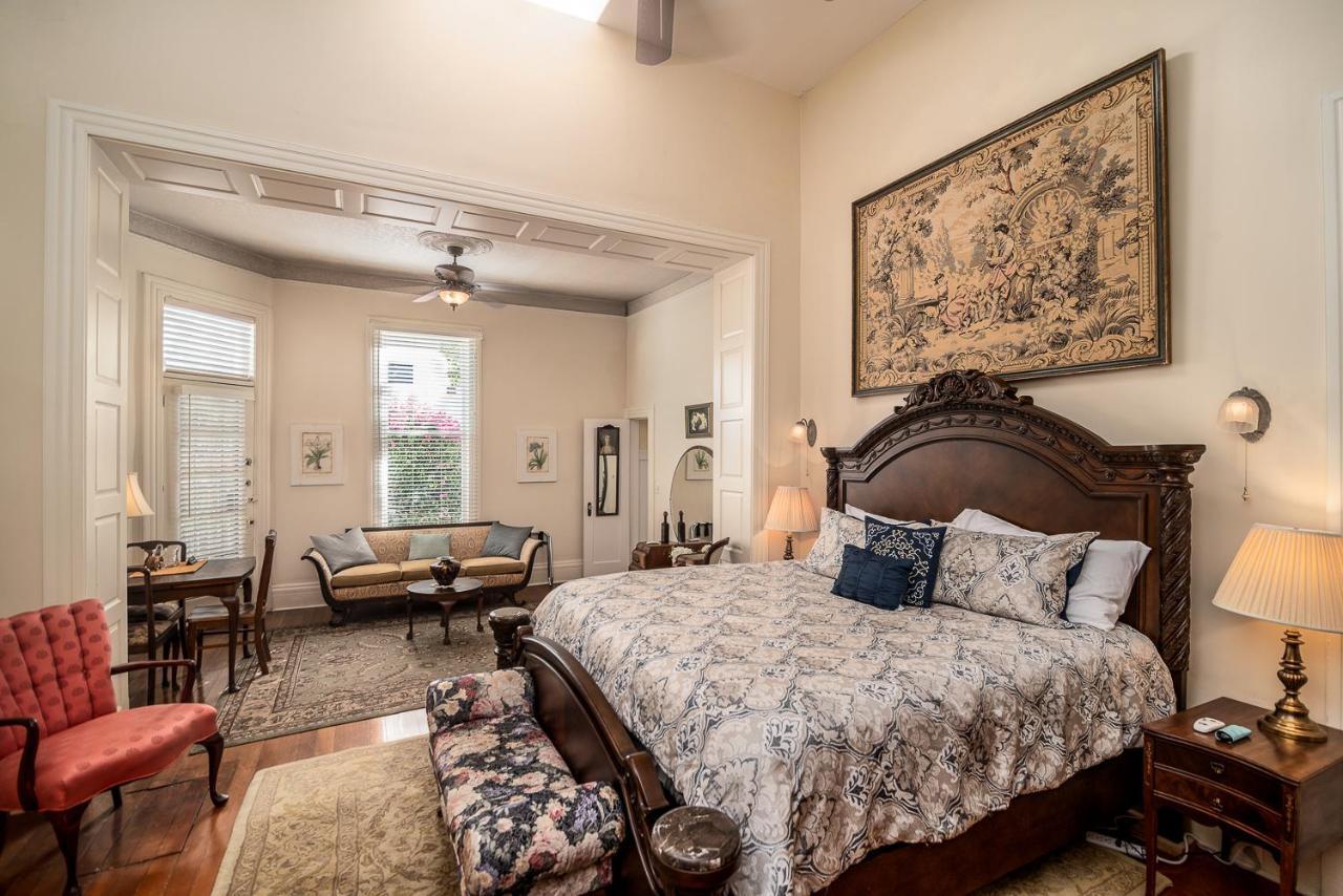 Deluxe King Suite