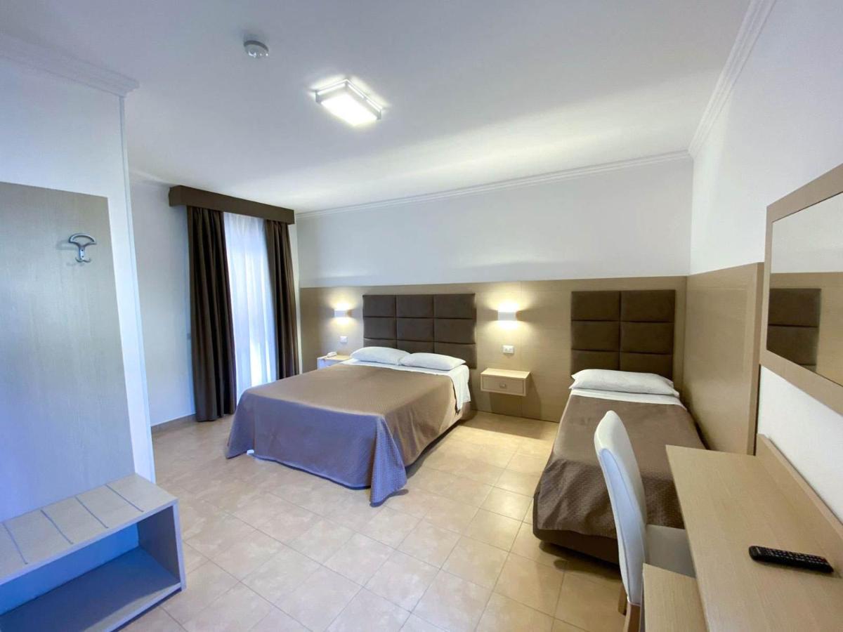 Triple Room,1089252346:JPEG