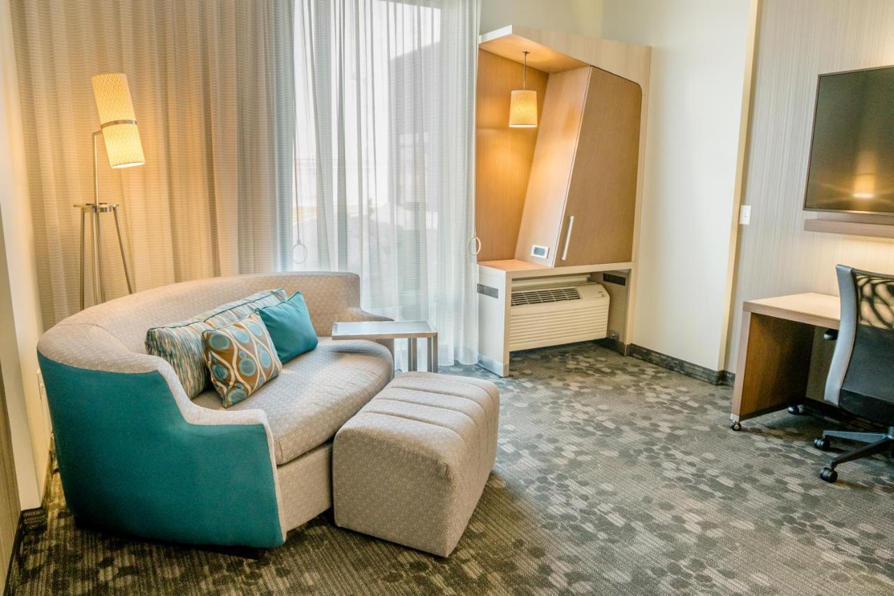 King Room with Bathtub and Sofa Bed - Mobility Access