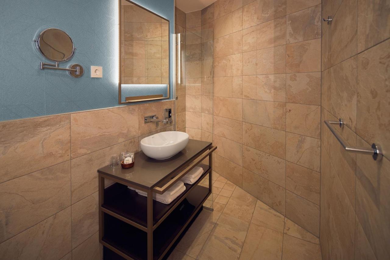 Seaview Double XL Room