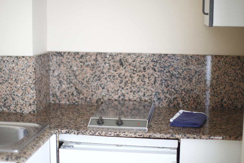 Estudio con zona de cocina (1 adulto)
