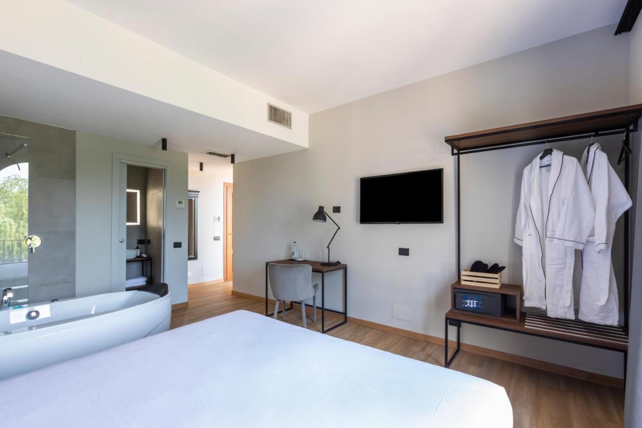 Deluxe Room,1111368900:JPEG
