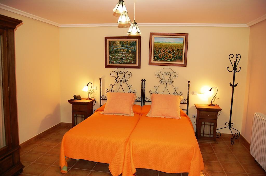 Double or Twin Room,111827848:JPEG