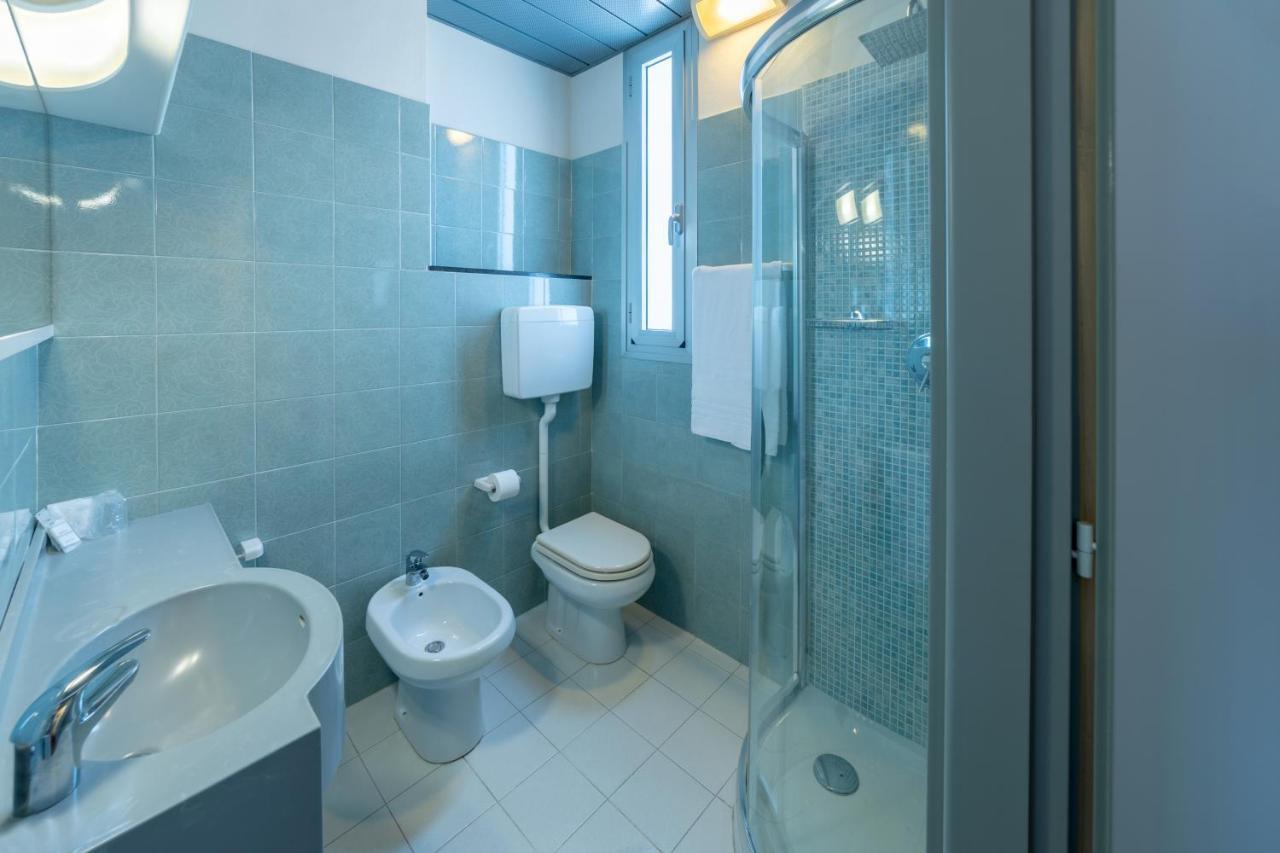 Triple Room,1541126287:JPEG
