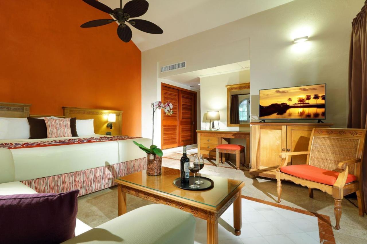 Suite Villa Romantique au Bord de la Piscine Réservée aux Adultes