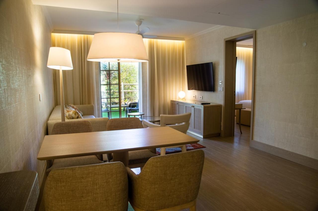Suíte Premium com Vista do Jardim (2 Adultos + 2 Crianças Menores de 10 Anos)