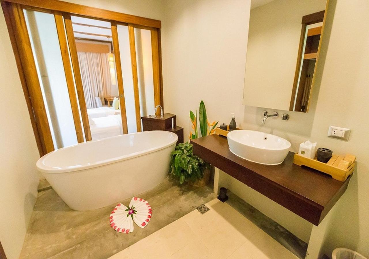 Chambre Double Deluxe - Vue sur Piscine