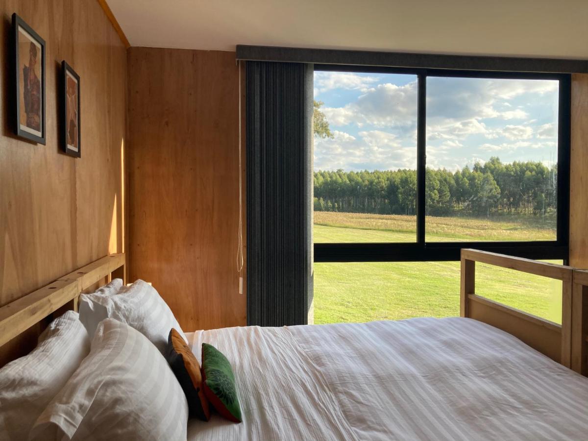Quarto com Cama de Casal ou 2 de Solteiro e Banheiro Privativo