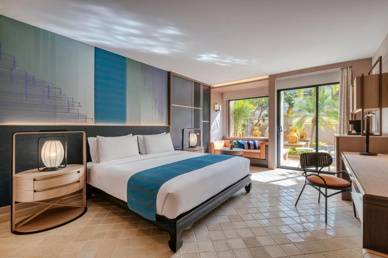 Premium Kamer met 1 Kingsize Bed en Uitzicht op Zwembad - Begane Grond