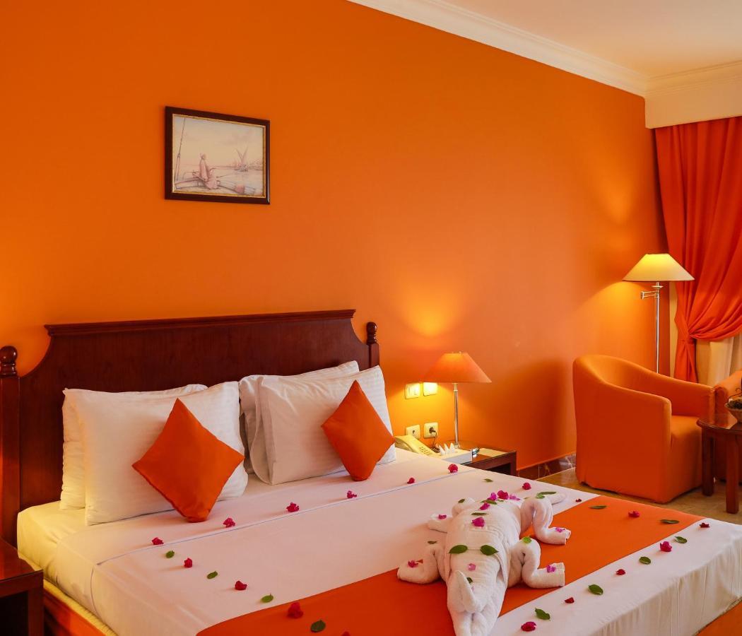 Double or Twin Room Sea View