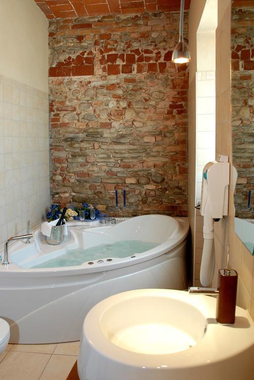 Superior Double Room Jacuzzi,114048740:JPEG