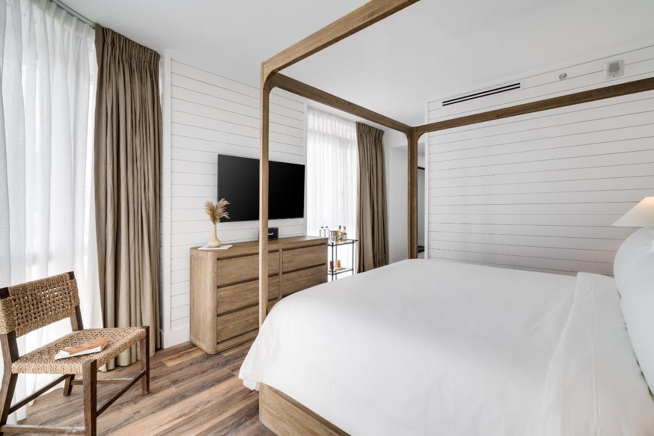 Penthouse Lit King-Size Deluxe