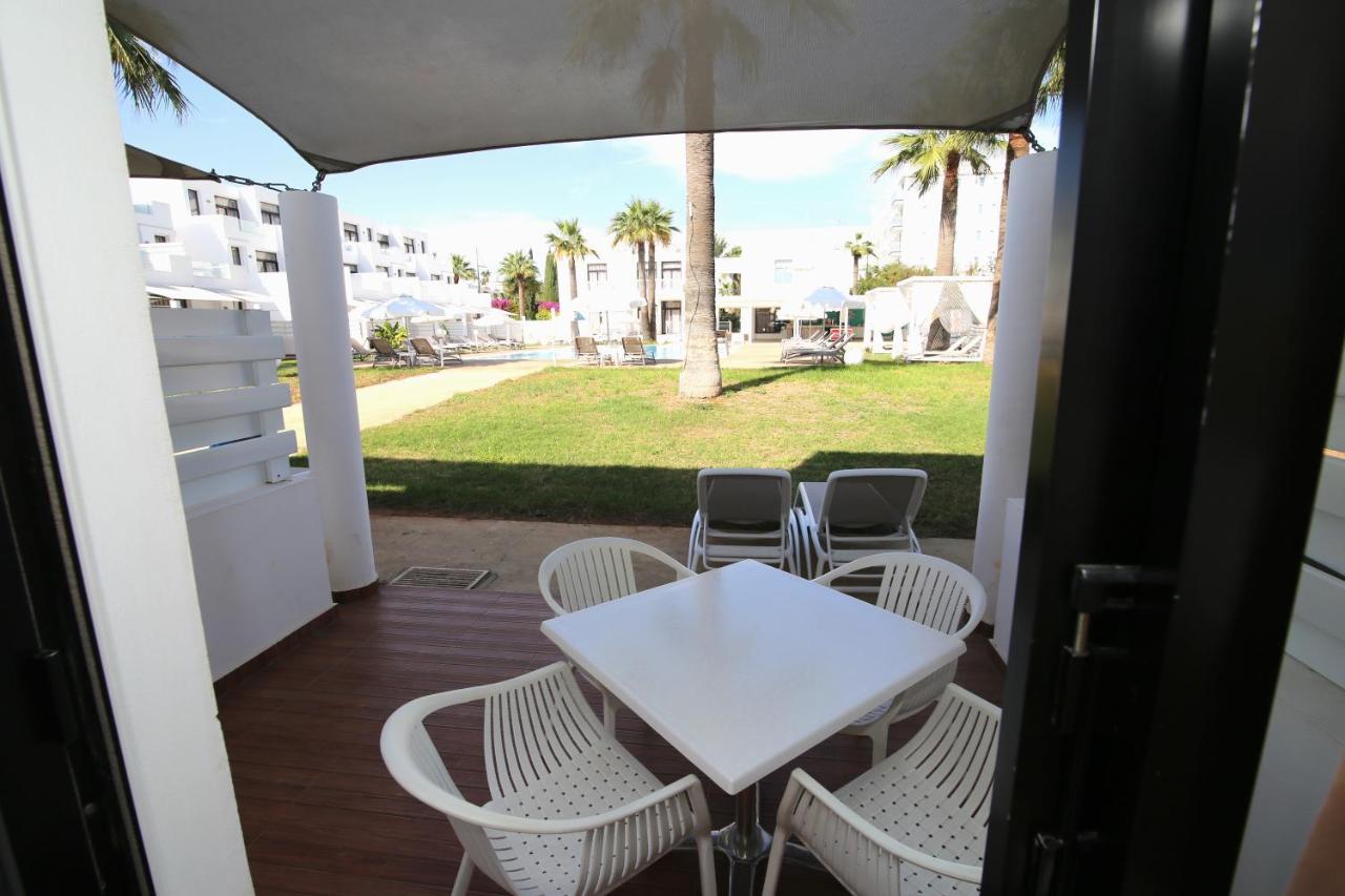 One-Bedroom Maisonette Easy Pool Access