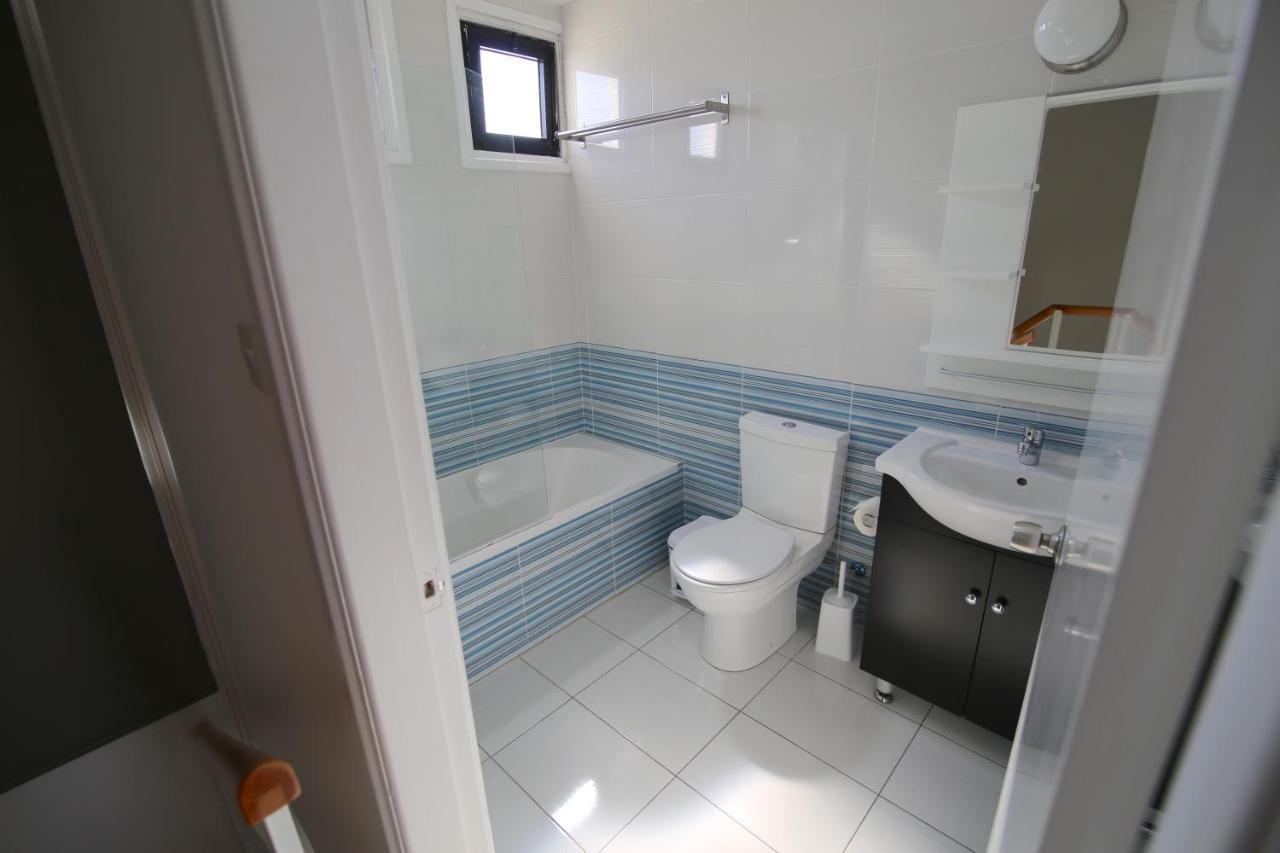 One-Bedroom Maisonette Easy Pool Access