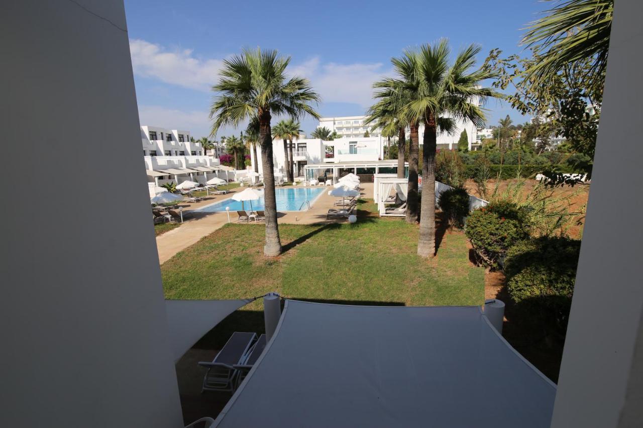 One-Bedroom Maisonette Easy Pool Access