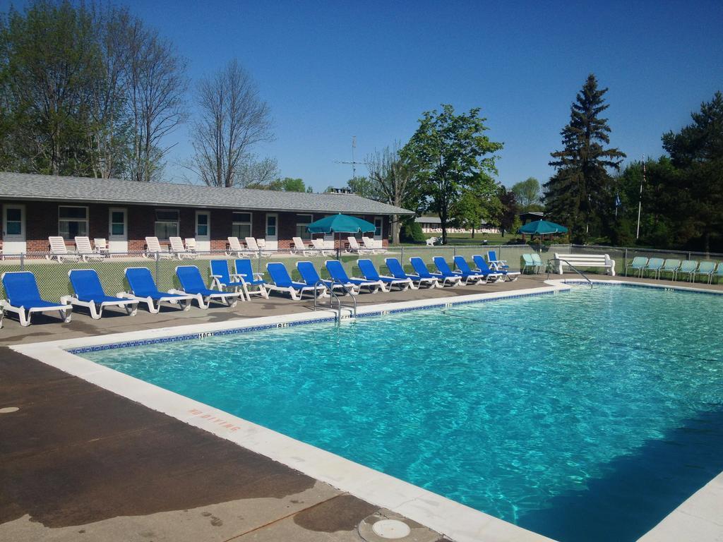 Double Room with Two Double Beds - Pool Side