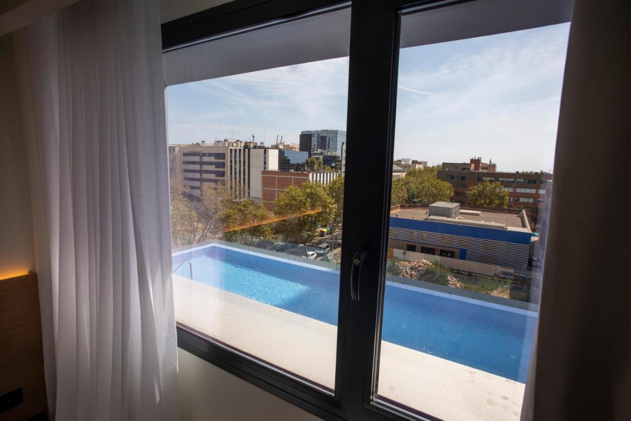 Executive King Room Pool View