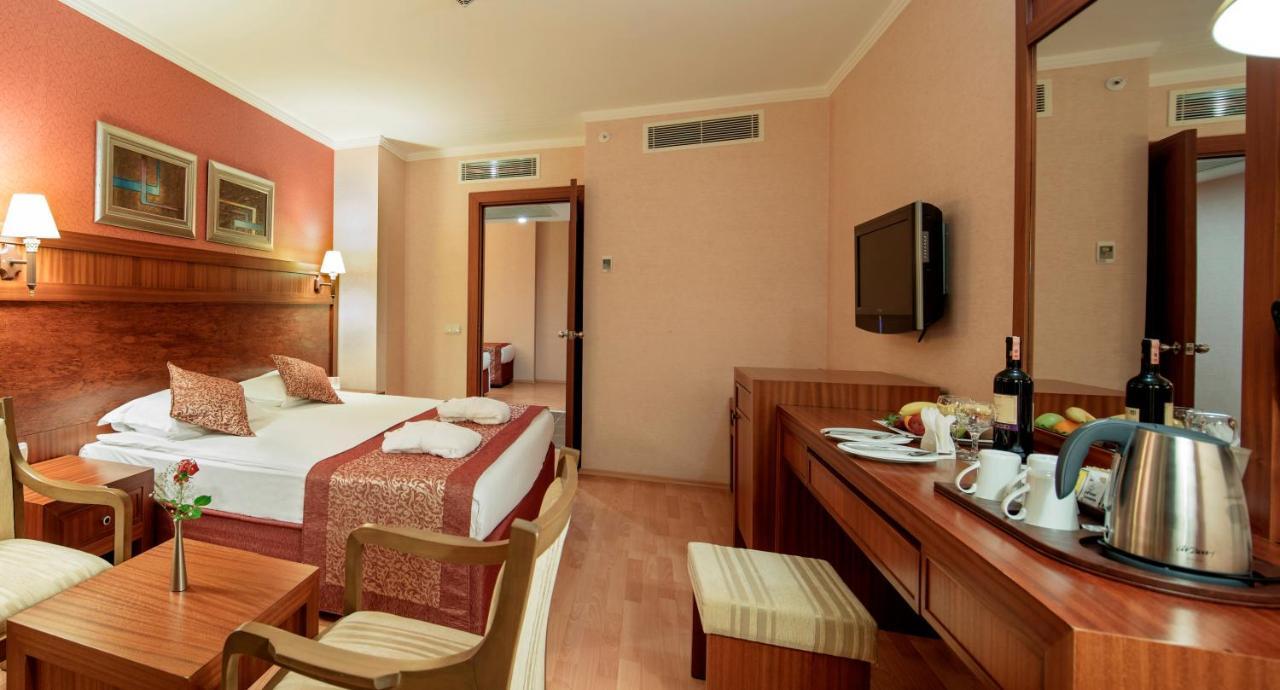 Standard Double or Twin Room Garden View