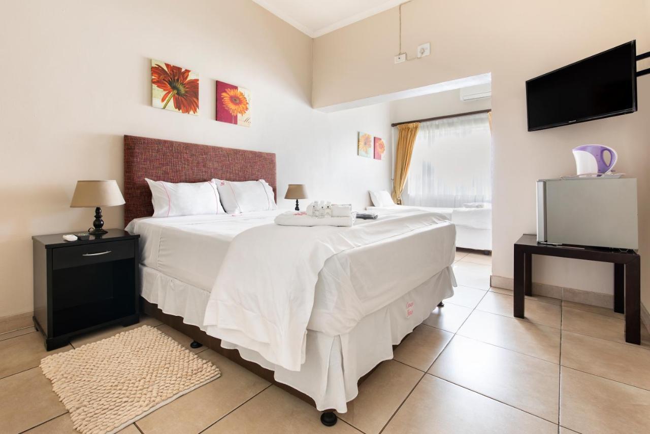 Quarto com Cama de Casal ou 2 de Solteiro