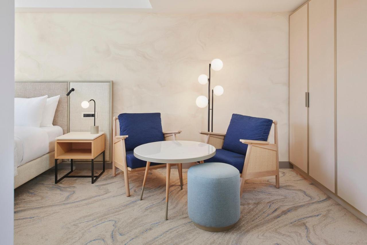 Elegante kamer met Kingsize Bed en Uitzicht op Park