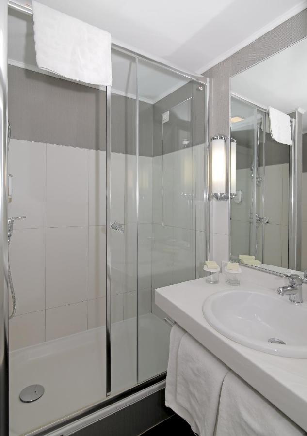 Quarto com Cama de Casal ou 2 de Solteiro