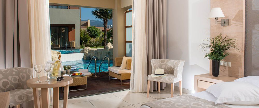 Double Swim-Up Room,244989137:JPEG