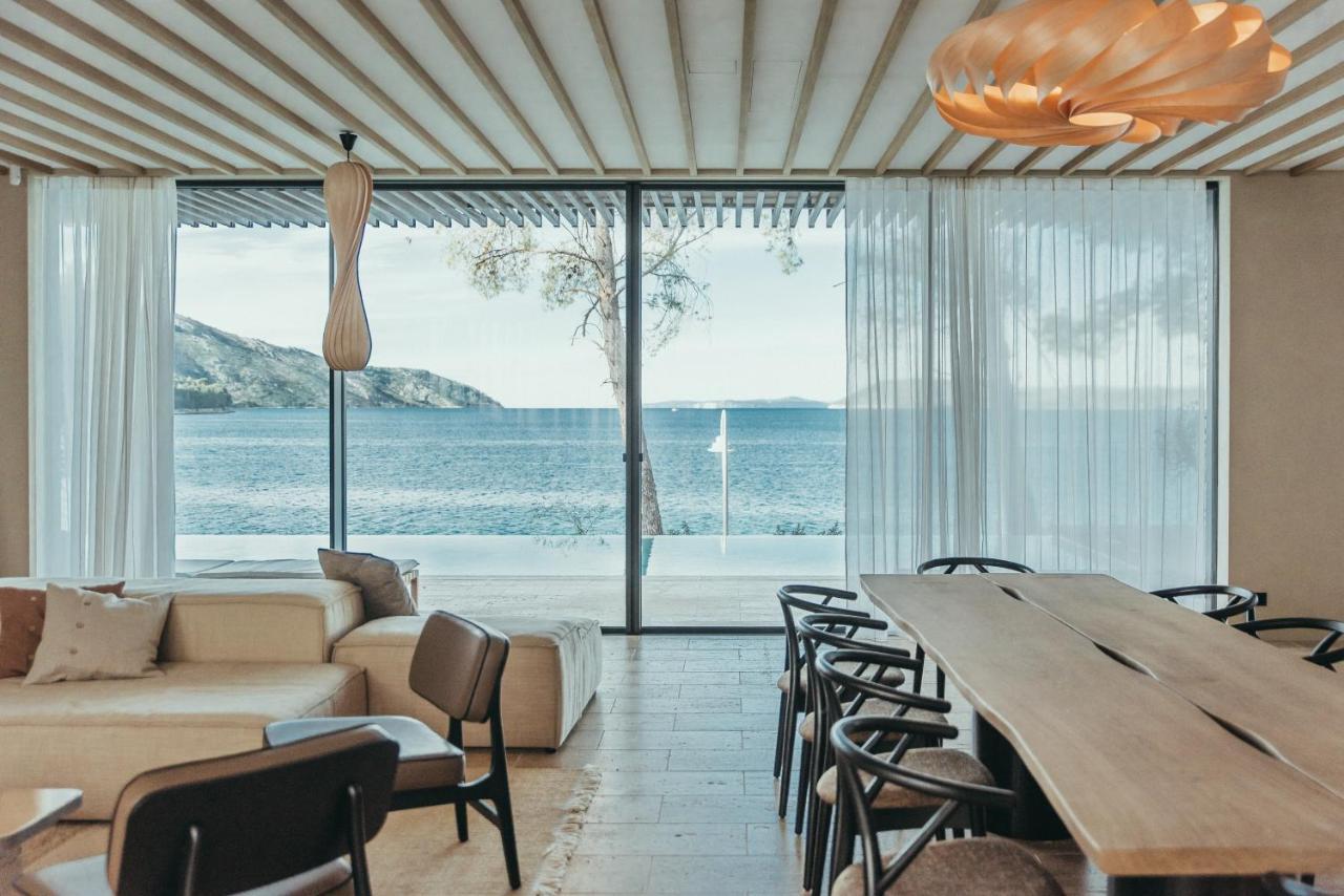 Villa met 5 Slaapkamers en Uitzicht op Zee