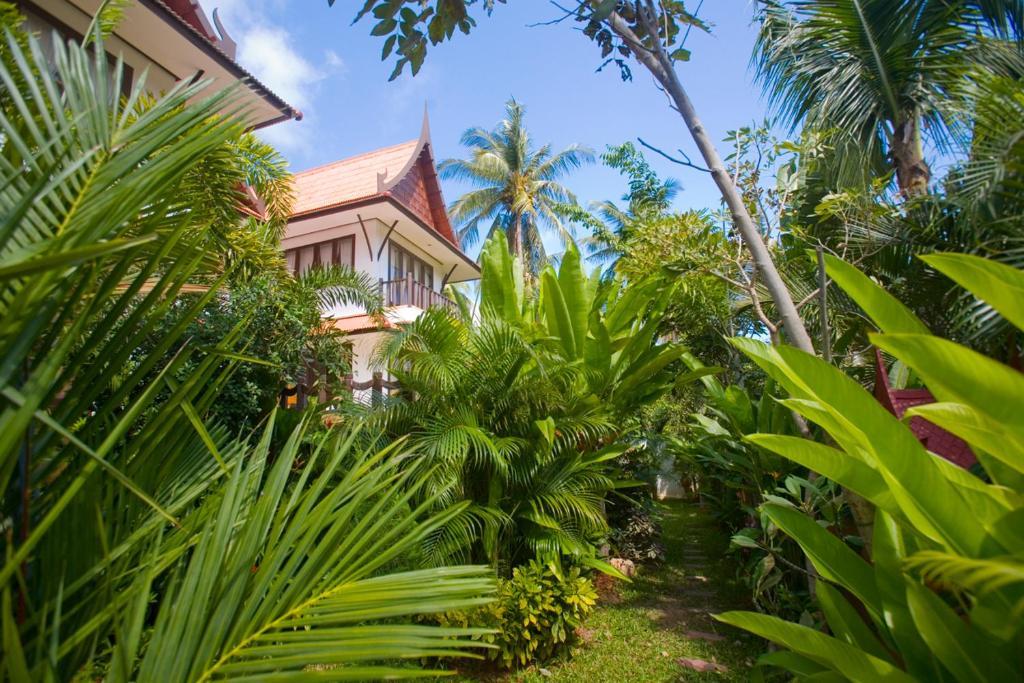 Three-Bedroom Villa with Private Pool (8 Adults)