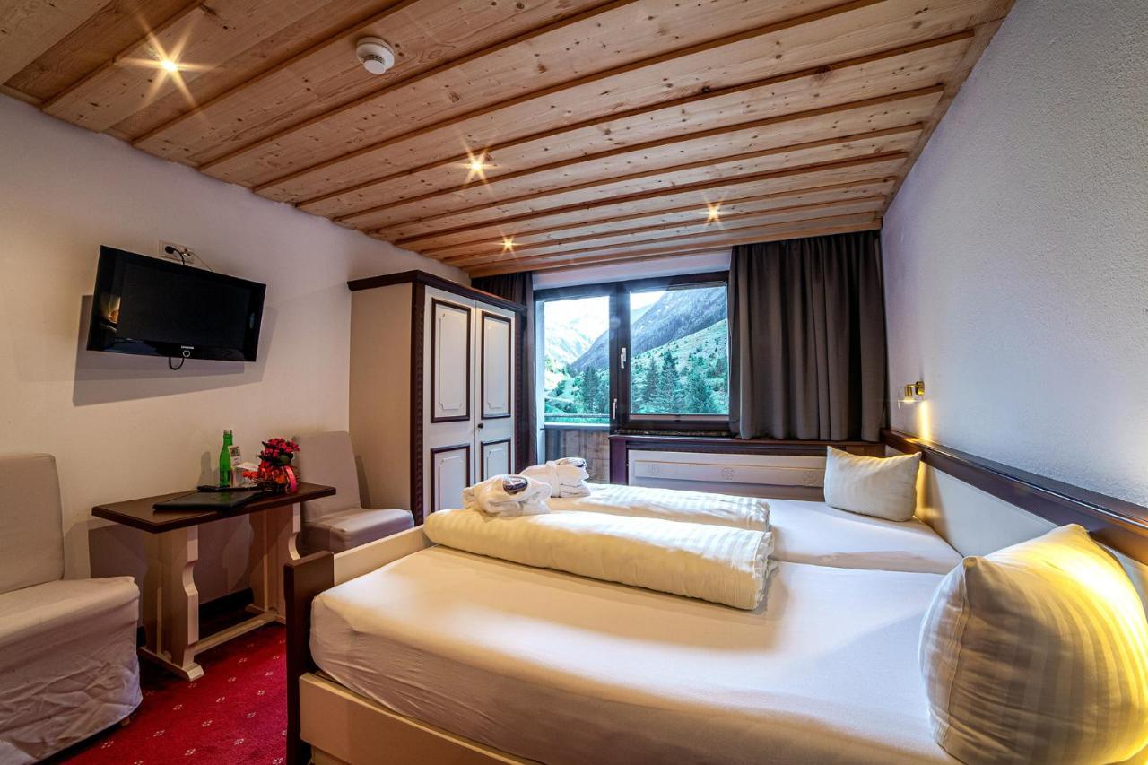 Standard Double Room,1170094693:JPEG