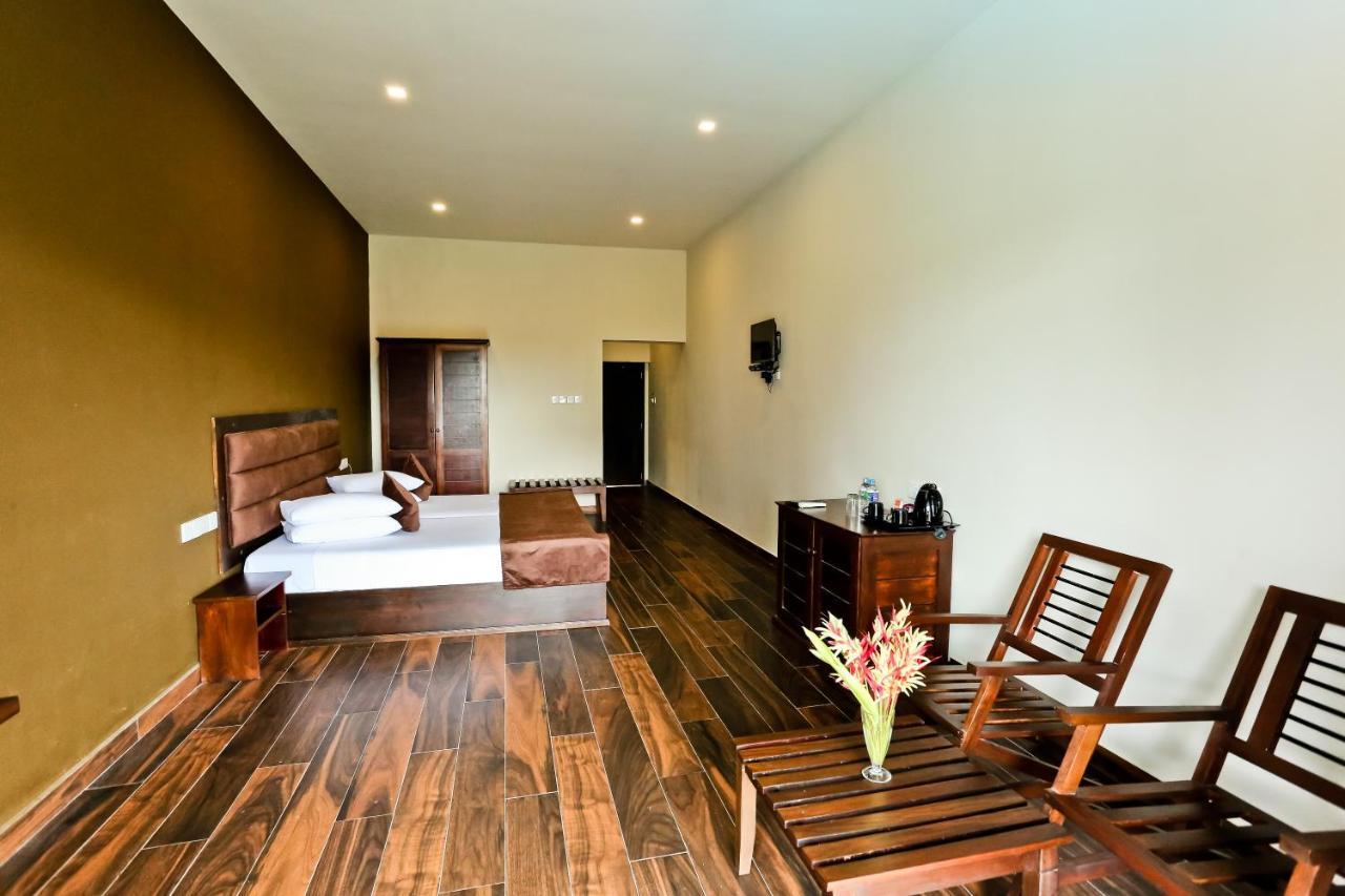 Deluxe Double Room with Balcony / Patio
